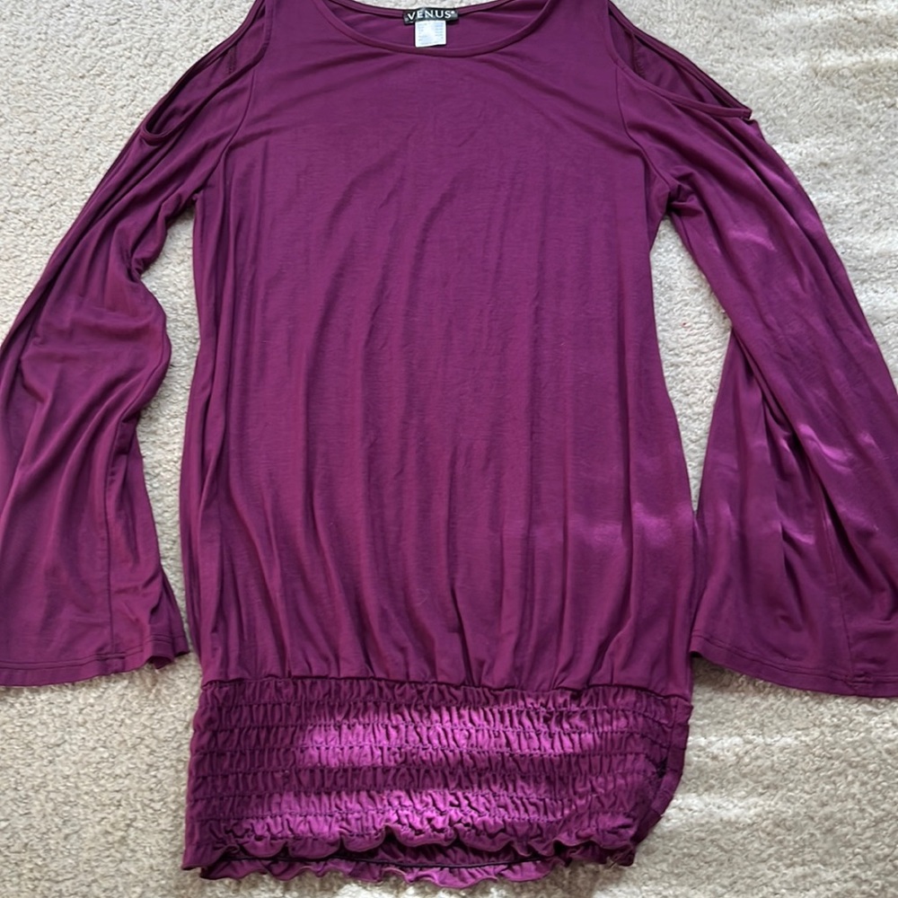 Venus cold shoulder long sleeve top size s color purple